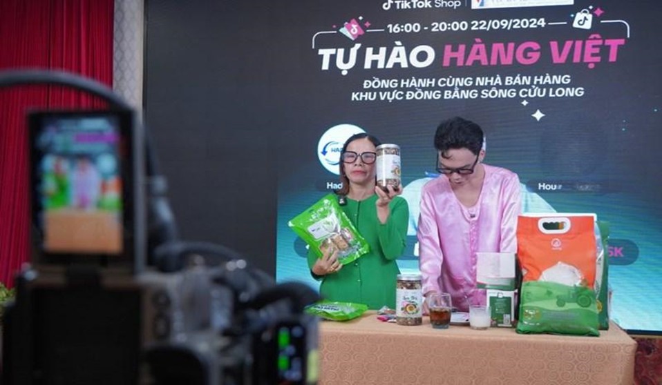 Online Friday 2024: Kích hoạt hàng loạt khuyến mãi hấp dẫn, lan tỏa giá trị hàng Việt trên nền tảng số Online Friday 2024: Kích hoạt hàng loạt khuyến mãi hấp dẫn, lan tỏa giá trị hàng Việt trên nền tảng số