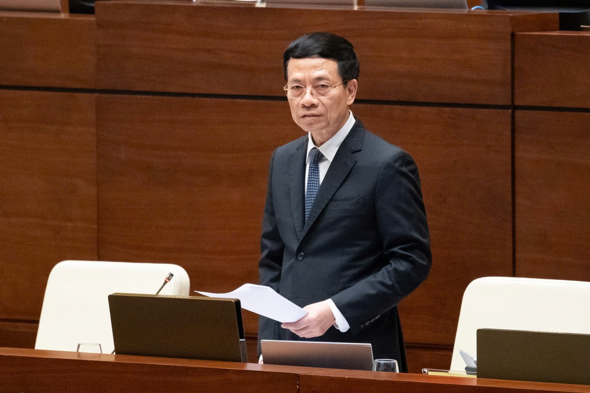 Bộ trưởng Bộ Thông tin và Truyền thông Nguyễn Mạnh Hùng trả lời chất vấn Bộ trưởng Bộ Thông tin và Truyền thông Nguyễn Mạnh Hùng trả lời chất vấn