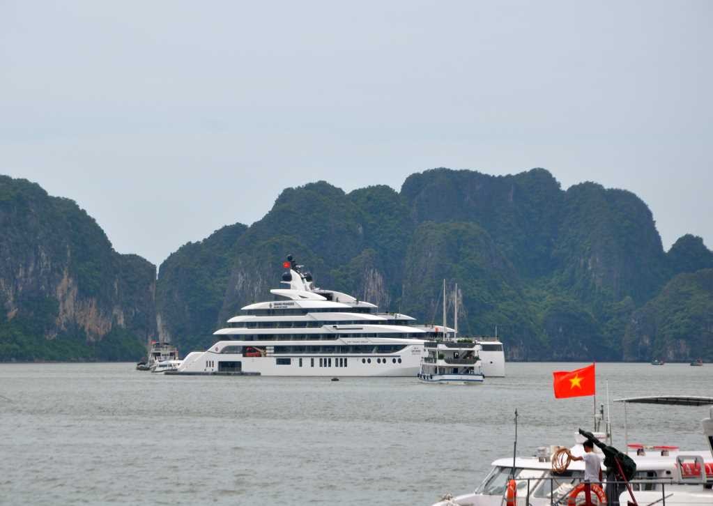 Du thuyền Grand Pioneers được đầu tư đạt tiêu chuẩn cấp kỹ thuật VR-SB. Ảnh: Du thuyền Grand Pioneers được đầu tư đạt tiêu chuẩn cấp kỹ thuật VR-SB. Ảnh: