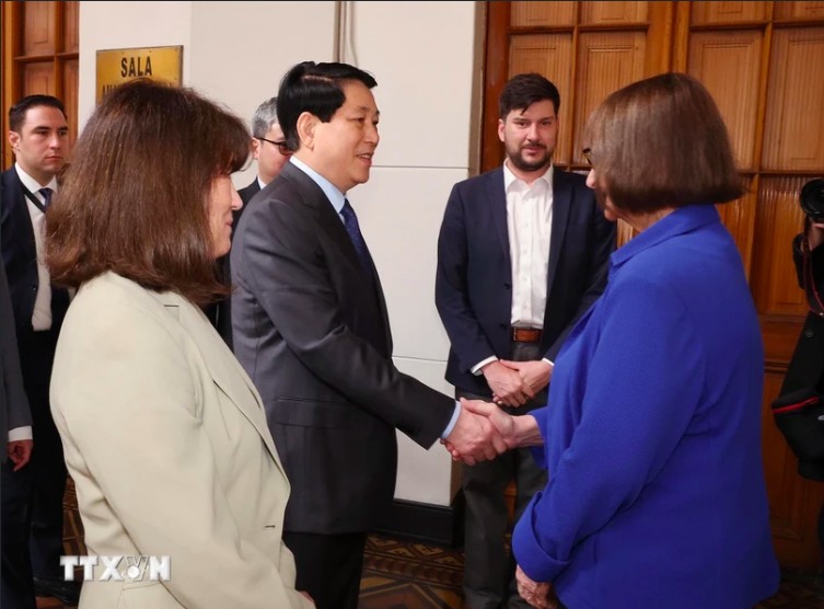 Chủ tịch nước Lương Cường đã tới thăm và phát biểu chính sách tại Đại học Chile Chủ tịch nước Lương Cường đã tới thăm và phát biểu chính sách tại Đại học Chile