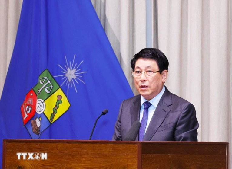 Chủ tịch nước Lương Cường phát biểu chính sách tại Đại học Chile. (Ảnh: Lâm Khánh/TTXVN) Chủ tịch nước Lương Cường phát biểu chính sách tại Đại học Chile. (Ảnh: Lâm Khánh/TTXVN)