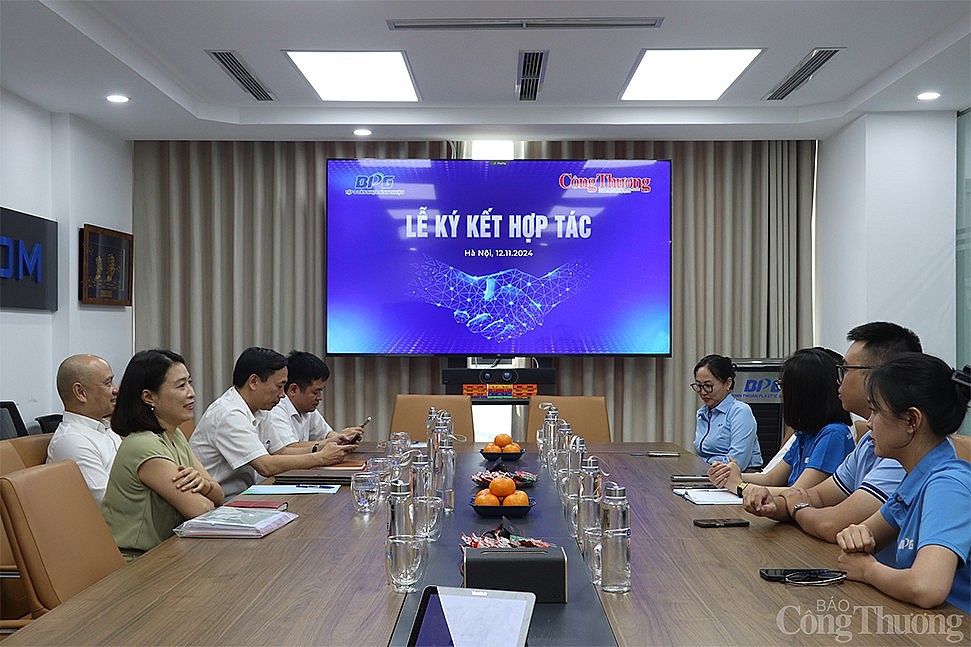 Lễ ký kết hợp tác truyền thông giữa Báo Công Thương với Công ty Nhựa Bình Thuận