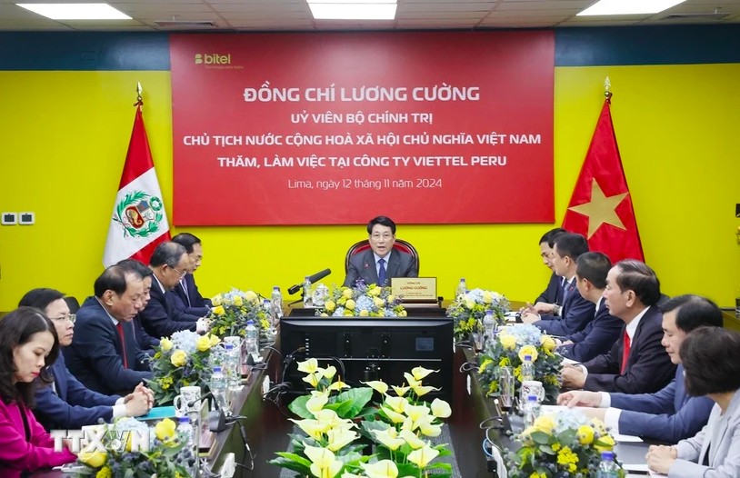Chủ tịch nước Lương Cường làm việc với Công ty Viettel Peru. (Ảnh: Lâm Khánh/TTXVN) Chủ tịch nước Lương Cường làm việc với Công ty Viettel Peru. (Ảnh: Lâm Khánh/TTXVN)