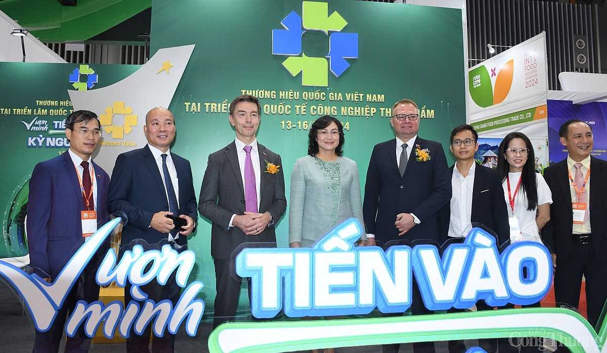 Thứ trưởng Phan Thị Thắng dự khai mạc Triển lãm quốc tế công nghiệp thực phẩm Việt Nam 2024