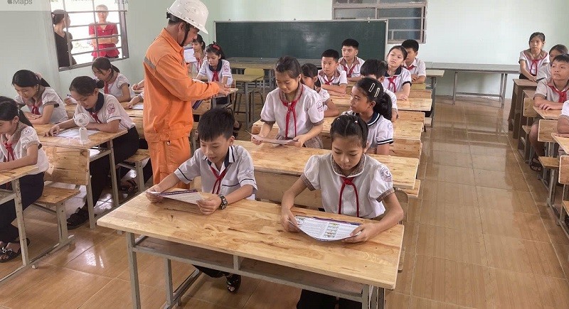 PC Đắk Lắk: Đảm bảo an toàn lưới điện cao áp tại khu vực rừng trồng và rừng nguyên sinh PC Đắk Lắk: Đảm bảo an toàn lưới điện cao áp tại khu vực rừng trồng và rừng nguyên sinh