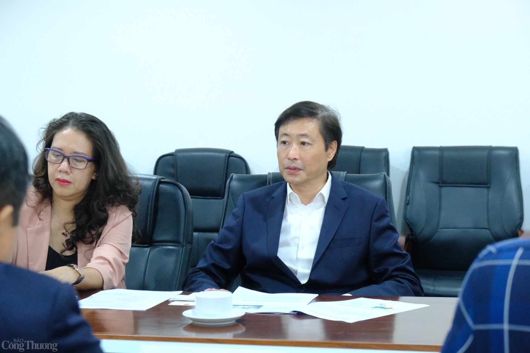 Ông ông Clarance Woo, Tổng Giám đốc Trung tâm Nhiên liệu Xanh Toàn cầu đề xuất nhiều giải pháp thúc đẩy sử dụng nhiên liệu sinh học tại Việt Nam. Ảnh: Trần Đình Ông ông Clarance Woo, Tổng Giám đốc Trung tâm Nhiên liệu Xanh Toàn cầu đề xuất nhiều giải pháp thúc đẩy sử dụng nhiên liệu sinh học tại Việt Nam. Ảnh: Trần Đình