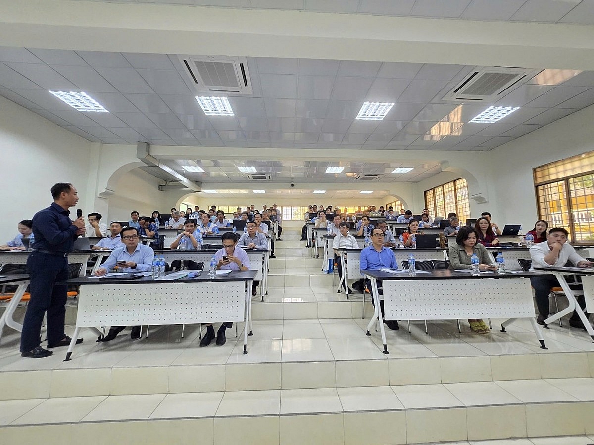 Lớp đào tạo về phương pháp lập thuyết minh và bảo vệ nhiệm vụ KHCN Lớp đào tạo về phương pháp lập thuyết minh và bảo vệ nhiệm vụ KHCN