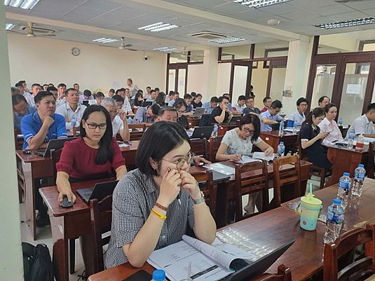 Lớp đào tạo về Ứng dụng AI trong nghiên cứu khoa học và công việc Lớp đào tạo về Ứng dụng AI trong nghiên cứu khoa học và công việc