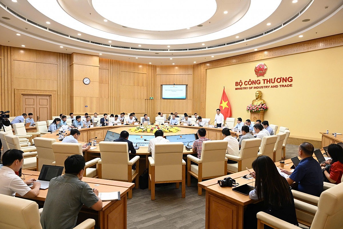 Bộ Công Thương xây dựng 3 kịch bản cung cấp điện năm 2025 Bộ Công Thương xây dựng 3 kịch bản cung cấp điện năm 2025