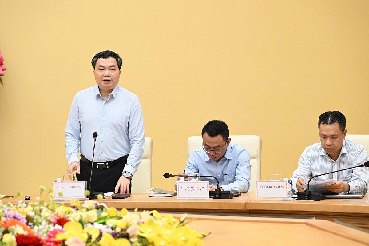 Bộ trưởng Bộ Công Thương chủ trì họp về kế hoạch cung cấp điện năm 2025 Bộ trưởng Bộ Công Thương chủ trì họp về kế hoạch cung cấp điện năm 2025