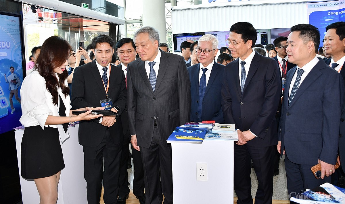 Phó Thủ tướng Nguyễn Hòa Bình dự Diễn đàn Quốc gia Phát triển Kinh tế số và Xã hội số