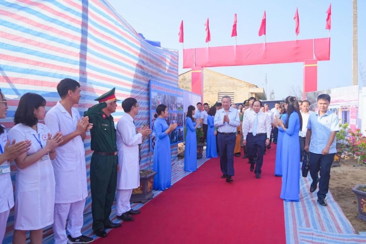 Tổng Bí thư Tô Lâm thăm và làm việc tại huyện Bạch Long Vĩ, TP. Hải Phòng Tổng Bí thư Tô Lâm thăm và làm việc tại huyện Bạch Long Vĩ, TP. Hải Phòng