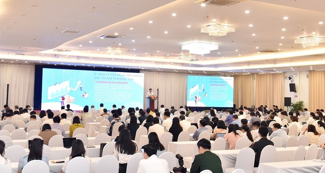Toàn cảnh Hội nghị kết nối thông tin chỉ đạo, điều hành của Chính phủ trên môi trường mạng với Cổng TTĐT các bộ, ngành, địa phương năm 2024 - Ảnh: VGP/Hải Minh Toàn cảnh Hội nghị kết nối thông tin chỉ đạo, điều hành của Chính phủ trên môi trường mạng với Cổng TTĐT các bộ, ngành, địa phương năm 2024 - Ảnh: VGP/Hải Minh