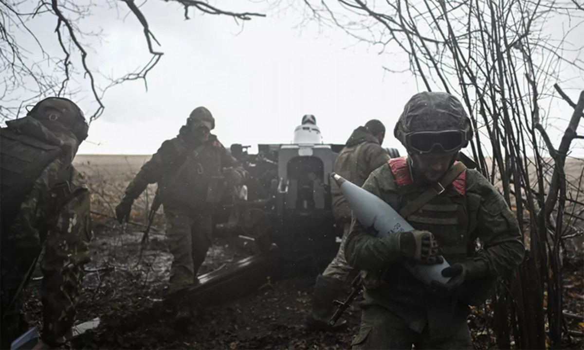 Cuộc hành quân này không chỉ phản ánh khả năng vượt trội của Quân đội Nga trong việc thu thập thông tin và phản ứng nhanh, mà còn một lần nữa chứng minh tính linh hoạt chiến thuật và ưu thế hỏa lực của họ trong môi trường chiến trường phức tạp. Ảnh: Sputnik. Cuộc hành quân này không chỉ phản ánh khả năng vượt trội của Quân đội Nga trong việc thu thập thông tin và phản ứng nhanh, mà còn một lần nữa chứng minh tính linh hoạt chiến thuật và ưu thế hỏa lực của họ trong môi trường chiến trường phức tạp. Ảnh: Sputnik.