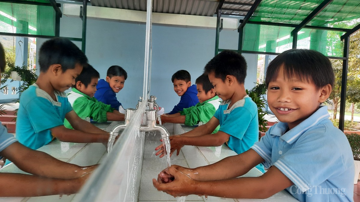 Những “sinh viên” 5 tuổi phải tự lập hoàn toàn trong mọi sinh hoạt, ăn uống Những “sinh viên” 5 tuổi phải tự lập hoàn toàn trong mọi sinh hoạt, ăn uống