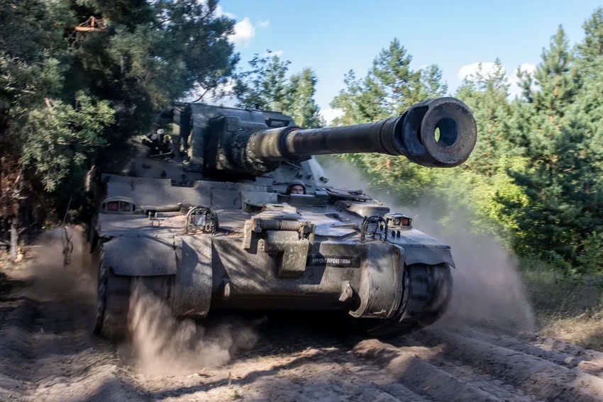 Binh sĩ Ukraine chiến đấu ở TP Kupiansk (tỉnh Kharkiv, Ukraine). Ảnh: GETTY IMAGES Binh sĩ Ukraine chiến đấu ở TP Kupiansk (tỉnh Kharkiv, Ukraine). Ảnh: GETTY IMAGES