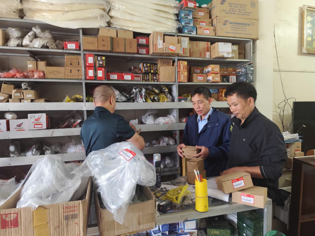 Sơn La thu, phạt trên 100 triệu đồng các cơ sở kinh doanh trên địa bàn Sơn La thu, phạt trên 100 triệu đồng các cơ sở kinh doanh trên địa bàn