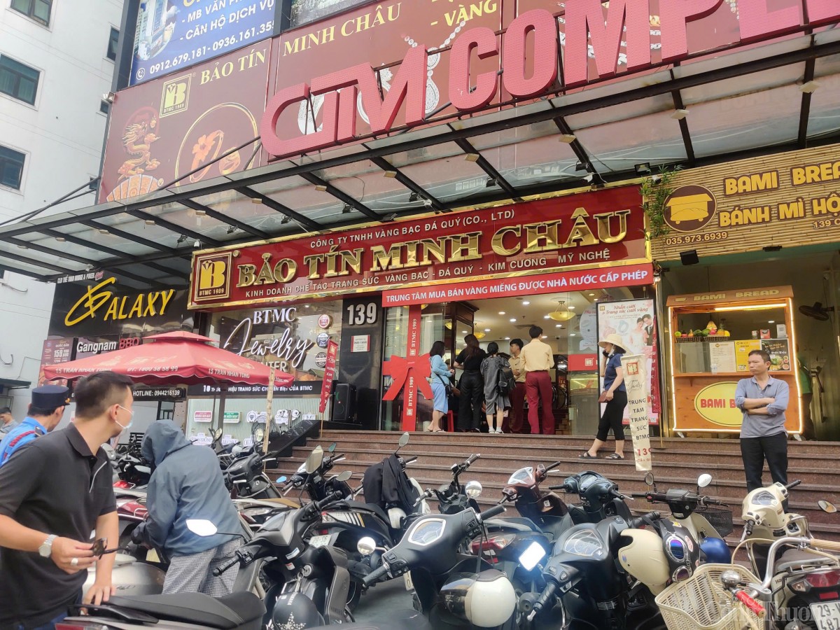 Vàng thật-giả lẫn lộn trên ‘chợ mạng’, người dân cẩn trọng Vàng thật-giả lẫn lộn trên ‘chợ mạng’, người dân cẩn trọng