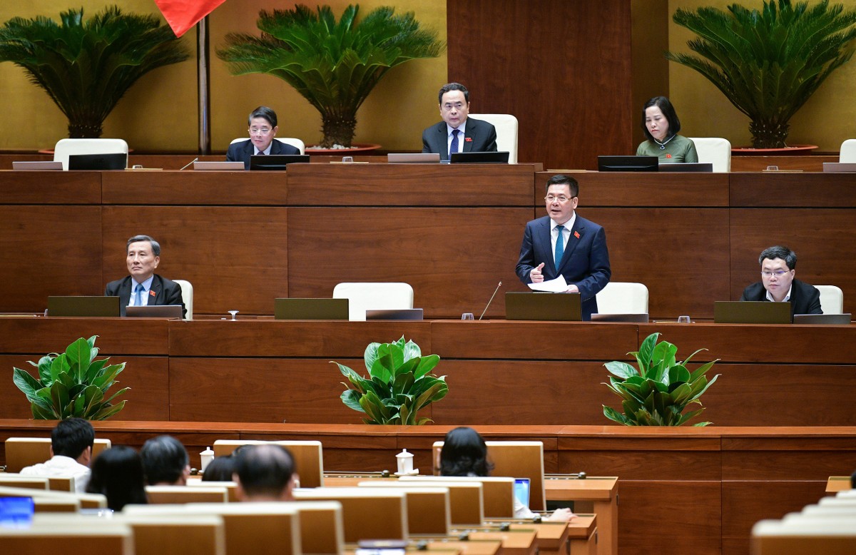 Bộ trưởng Bộ Công Thương Nguyễn Hồng Diên giải trình, làm rõ một số vấn đề đại biểu Quốc hội nêu Bộ trưởng Bộ Công Thương Nguyễn Hồng Diên giải trình, làm rõ một số vấn đề đại biểu Quốc hội nêu