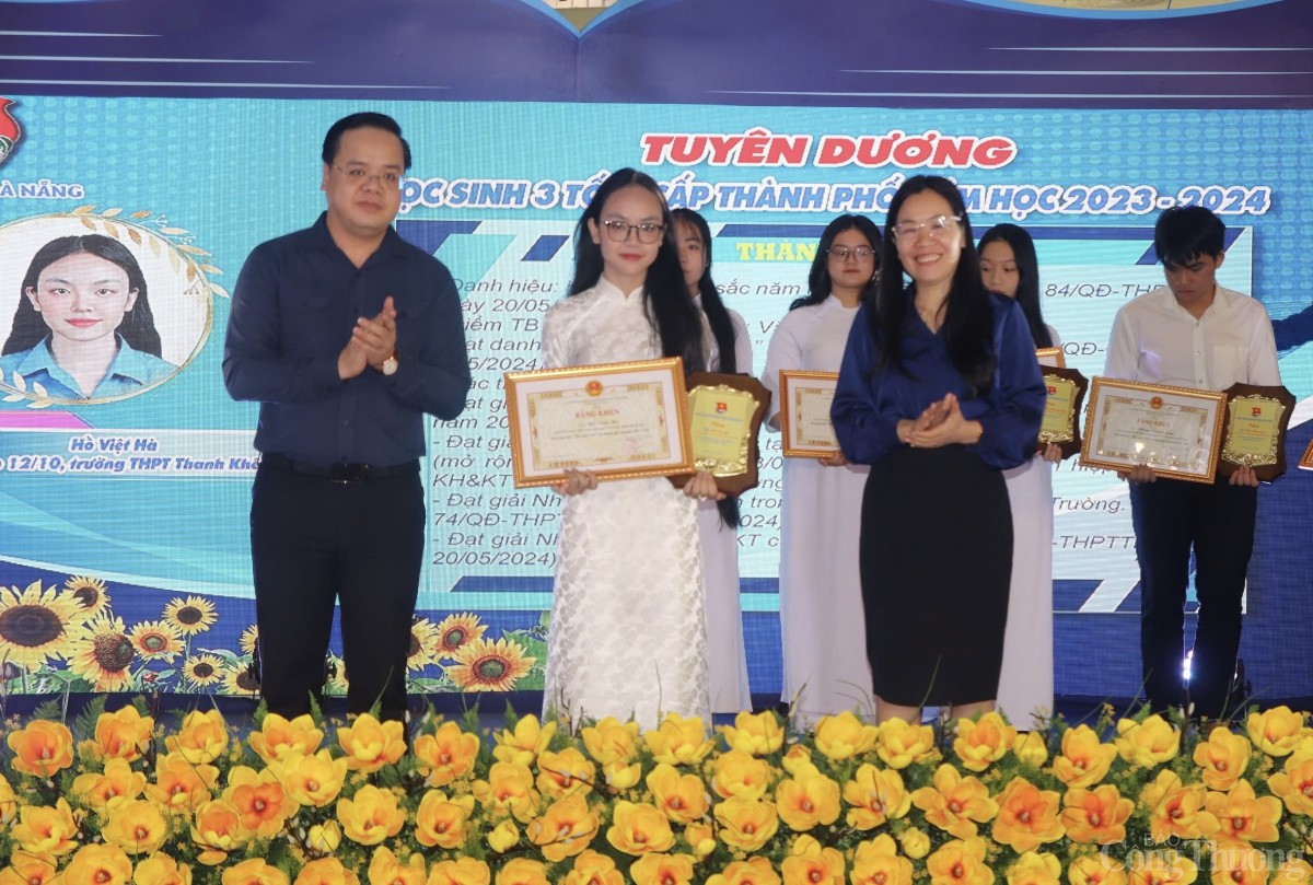 Vinh danh 33 gương “Học sinh 3 tốt” và “Học sinh 3 rèn luyện” năm học 2023 – 2024 Vinh danh 33 gương “Học sinh 3 tốt” và “Học sinh 3 rèn luyện” năm học 2023 – 2024