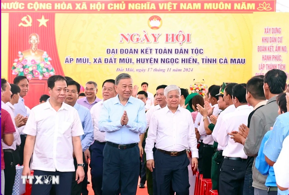 Tổng Bí thư Tô Lâm dự Ngày hội Đại đoàn kết dân tại ấp Mũi, xã Đất Mũi (Cà Mau) Tổng Bí thư Tô Lâm dự Ngày hội Đại đoàn kết dân tại ấp Mũi, xã Đất Mũi (Cà Mau)