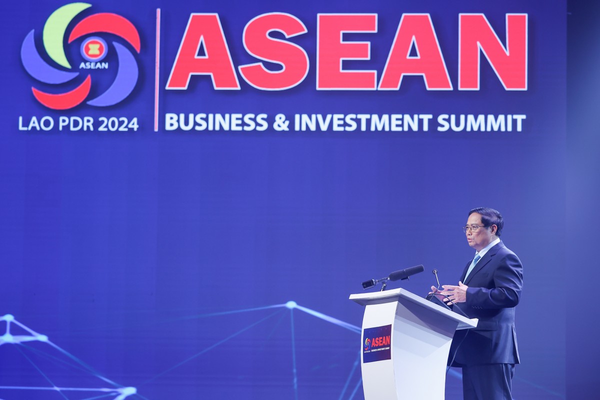 Việt Nam cùng ASEAN đổi mới để bay cao, sáng tạo để vươn xa, hội nhập để phát triển Việt Nam cùng ASEAN đổi mới để bay cao, sáng tạo để vươn xa, hội nhập để phát triển