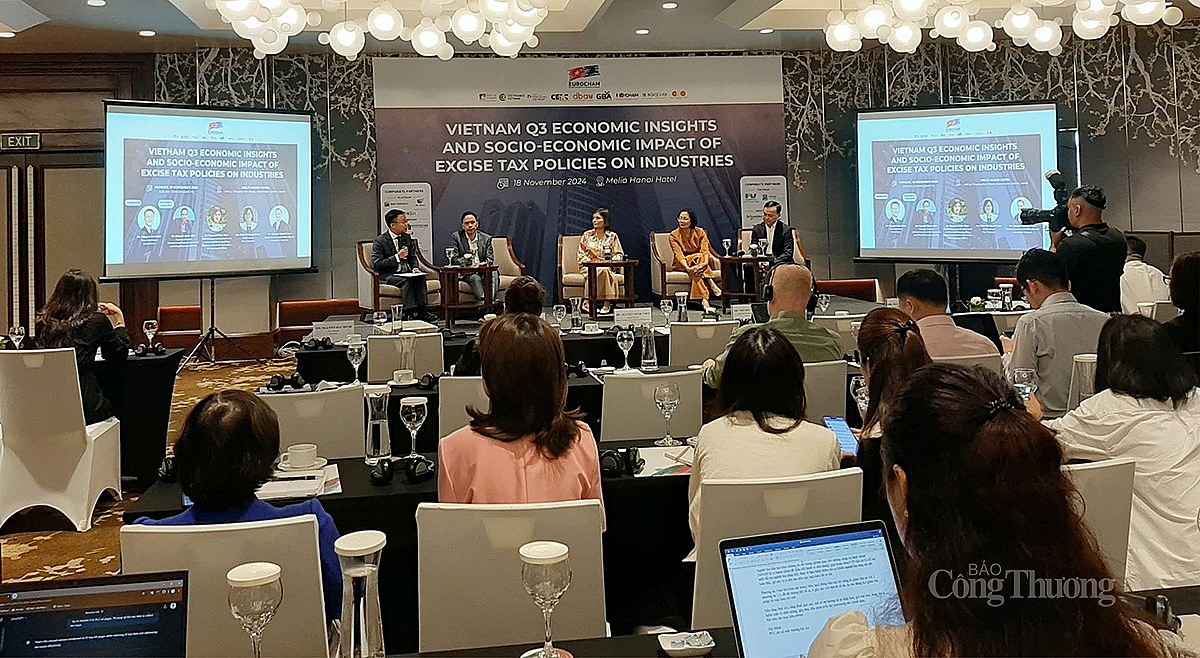 Hội thảo Thông tin chuyên sâu về kinh tế quý 3 của Việt Nam và tác động kinh tế xã hội của chính sách thuế tiêu thụ đặc biệt đối với các ngành công nghiệp. (ẢNh Nguy Hội thảo Thông tin chuyên sâu về kinh tế quý 3 của Việt Nam và tác động kinh tế xã hội của chính sách thuế tiêu thụ đặc biệt đối với các ngành công nghiệp. (ẢNh Nguy