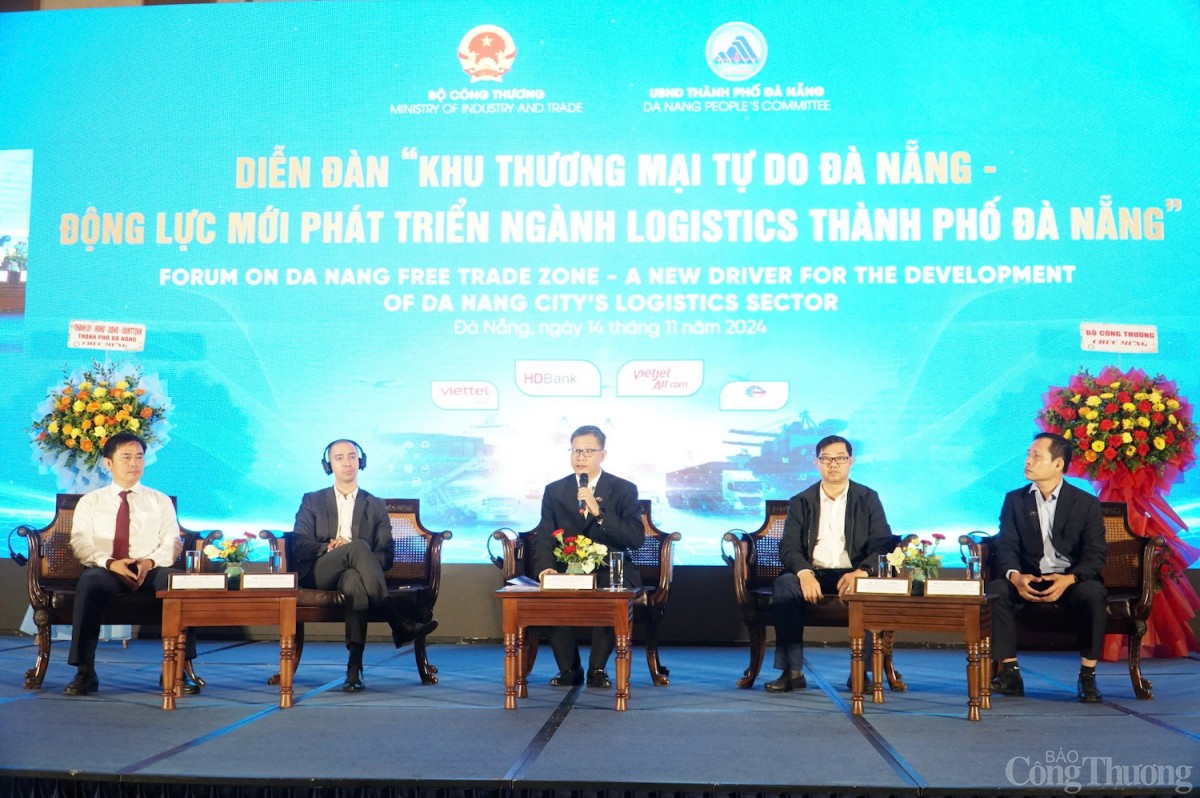 Các chuyên gia, nhà đầu tư trao đổi các giải pháp pháp thúc đẩy tạo thuận lợi thương mại trong Khu thương mại tự do Đà Nẵng tại Diễn đàn 'Khu Thương mại tự do Đà Nẵng - Động lực mới phát triển ngành logistics TP. Đà Nẵng' do Sở Công Thương TP. Đà Nẵng tổ chức mới đây Các chuyên gia, nhà đầu tư trao đổi các giải pháp pháp thúc đẩy tạo thuận lợi thương mại trong Khu thương mại tự do Đà Nẵng tại Diễn đàn 'Khu Thương mại tự do Đà Nẵng - Động lực mới phát triển ngành logistics TP. Đà Nẵng' do Sở Công Thương TP. Đà Nẵng tổ