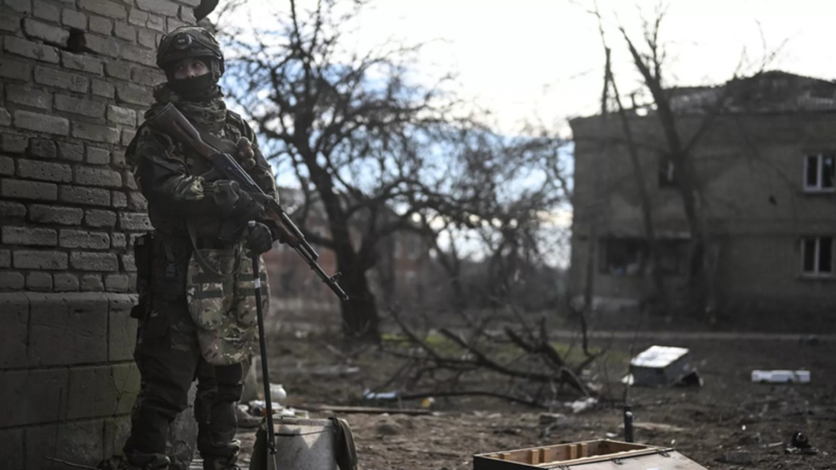 Chiến sự Nga-Ukraine sáng 19/11: Quan chức bộ Tổng tham mưu Ukraine thiệt mạng; Kiev tập kích lính Nga Chiến sự Nga-Ukraine sáng 19/11: Quan chức bộ Tổng tham mưu Ukraine thiệt mạng; Kiev tập kích lính Nga