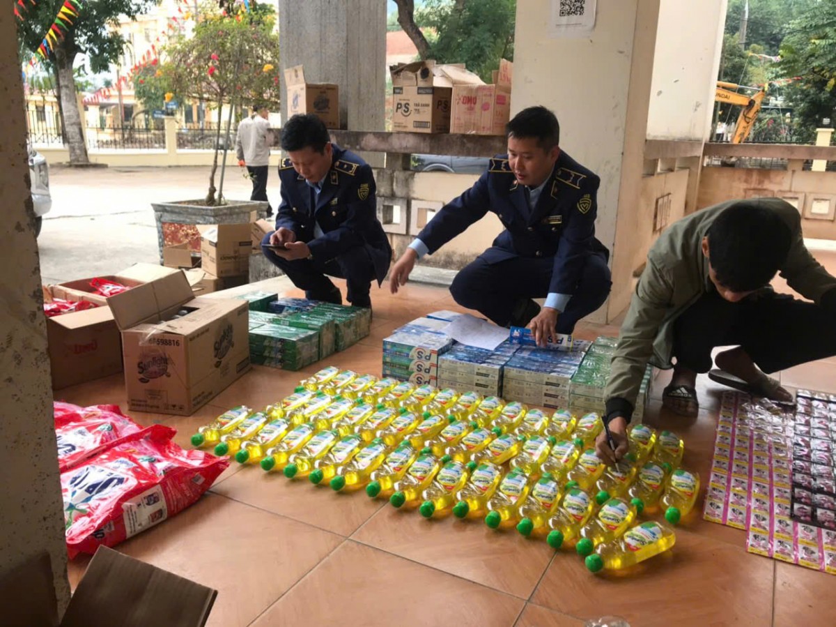 Hà Giang: Tăng cường đấu tranh chống buôn lậu, gian lận thương mại Hà Giang: Tăng cường đấu tranh chống buôn lậu, gian lận thương mại