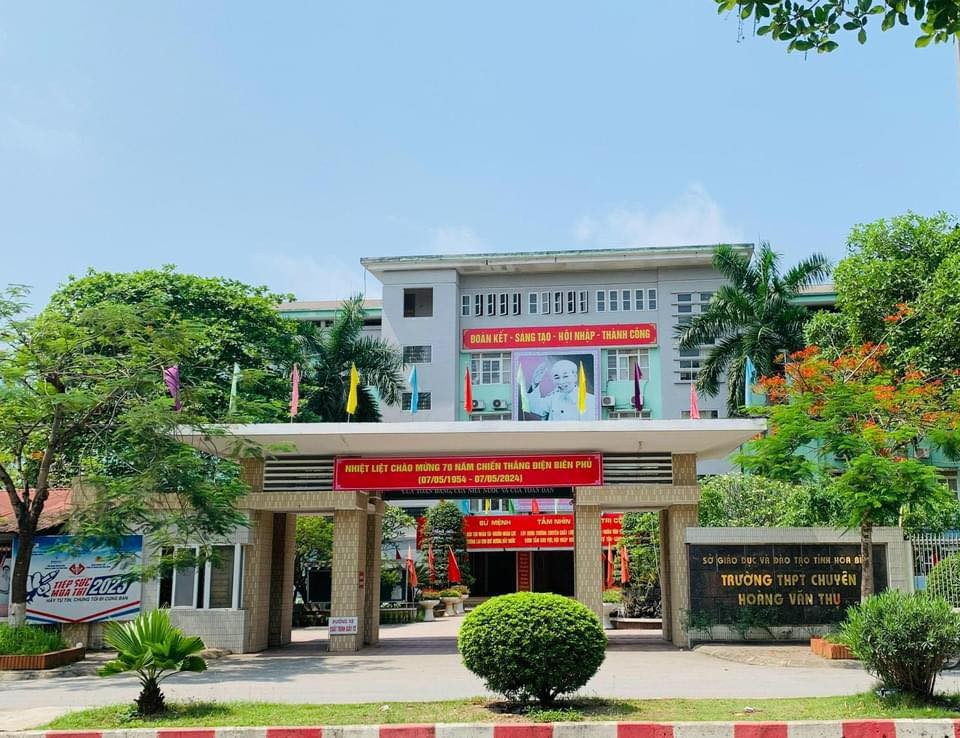 Trường THPT chuyên Hoàng Văn Thụ: Cánh chim đầu đàn của ngành giáo dục Hoà Bình