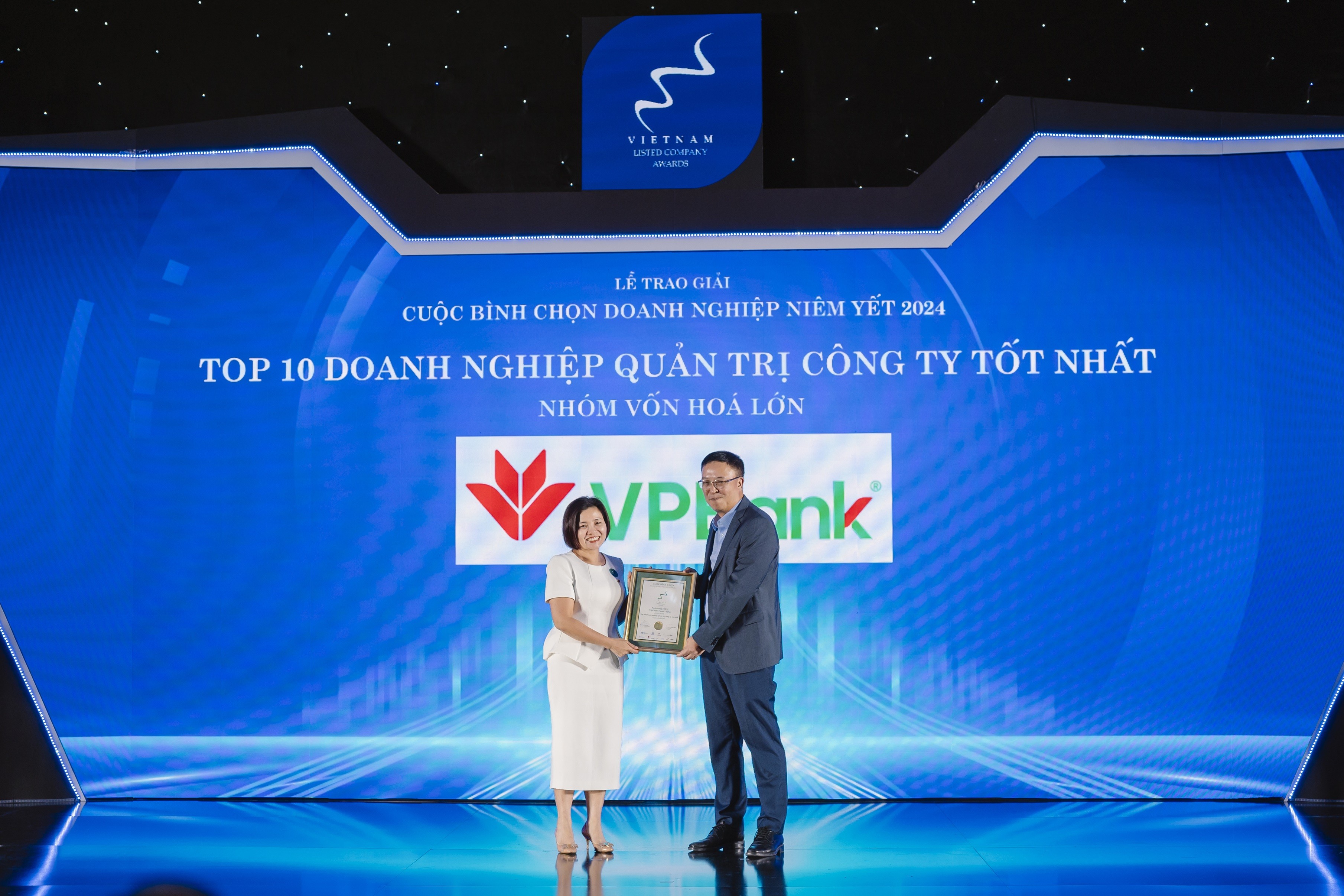 VPBank lọt Top 10 Doanh nghiệp vốn hóa lớn có Quản trị công ty tốt nhất năm 2024