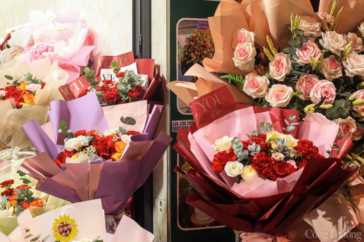 Thị trường hoa tươi ngày Nhà giáo Việt Nam 20/11 sôi động, giá không tăng đột biến Thị trường hoa tươi ngày Nhà giáo Việt Nam 20/11 sôi động, giá không tăng đột biến