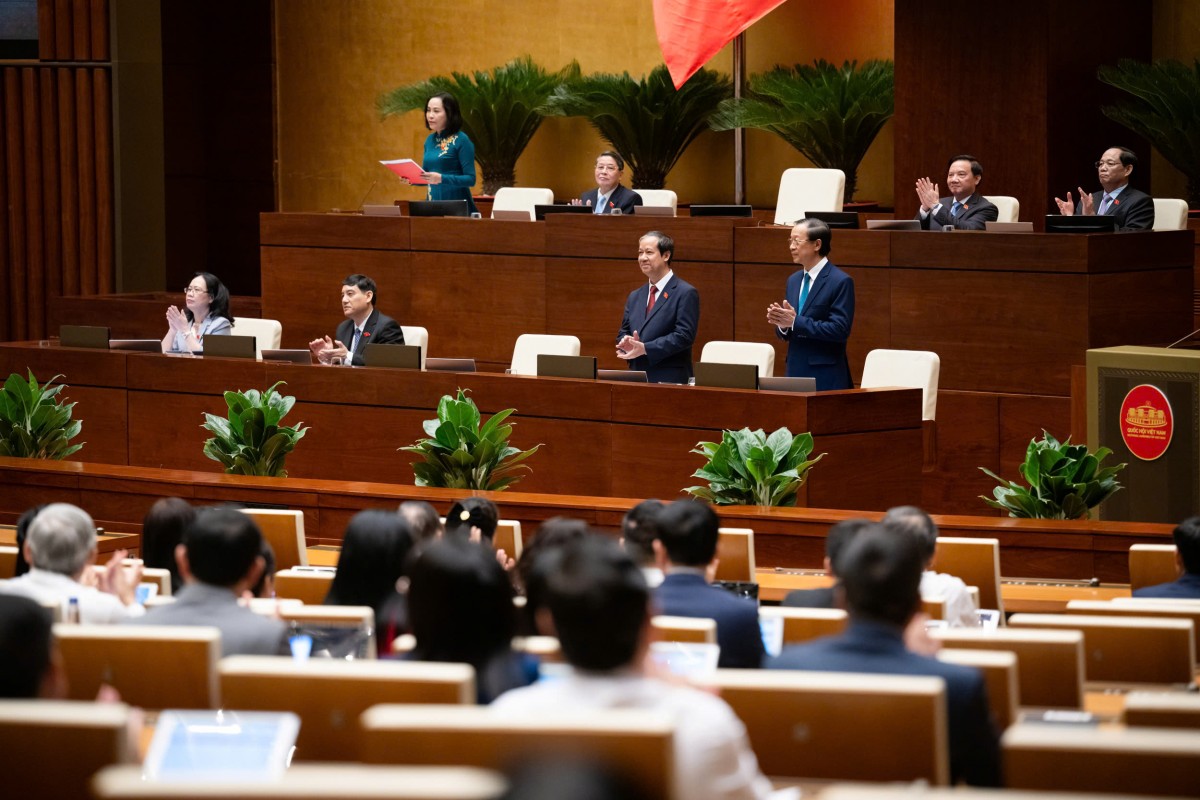 Quốc hội thảo luận ở hội trường về dự án Luật Nhà giáo Quốc hội thảo luận ở hội trường về dự án Luật Nhà giáo