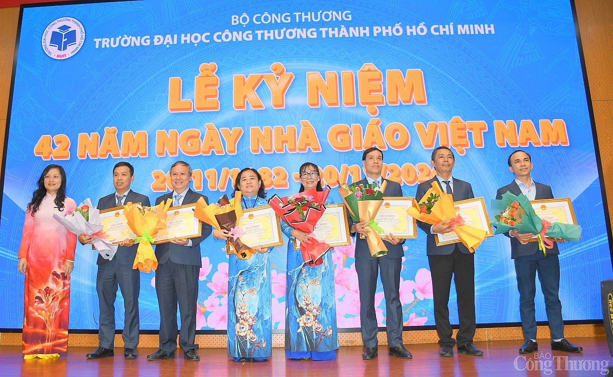 Kỷ niệm ngày Nhà giáo Việt Nam: Nhiều tập thể cá nhân Đại học Công Thương được Bộ Công Thương khen thưởng