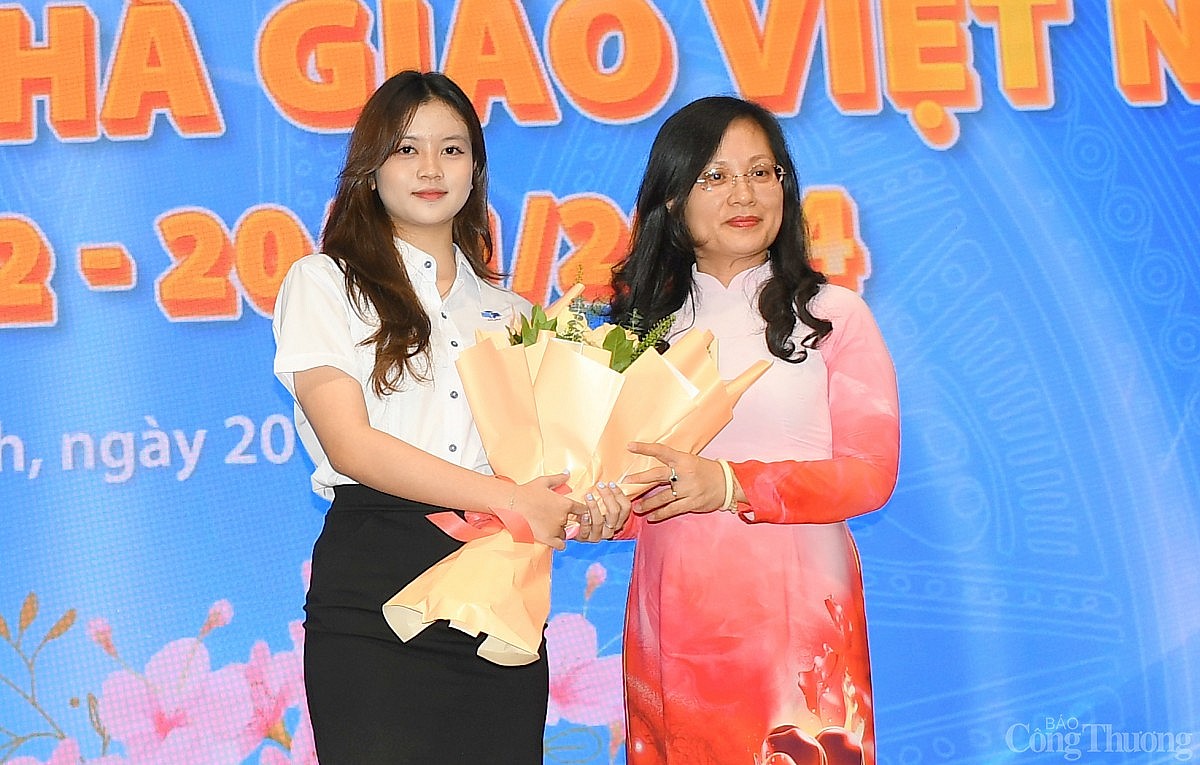 Kỷ niệm ngày Nhà giáo Việt Nam: Nhiều tập thể cá nhân Đại học Công Thương được Bộ Công Thương khen thưởng