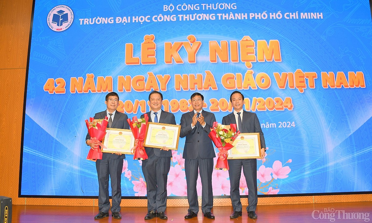 Kỷ niệm ngày Nhà giáo Việt Nam: Nhiều tập thể cá nhân Đại học Công Thương được Bộ Công Thương khen thưởng
