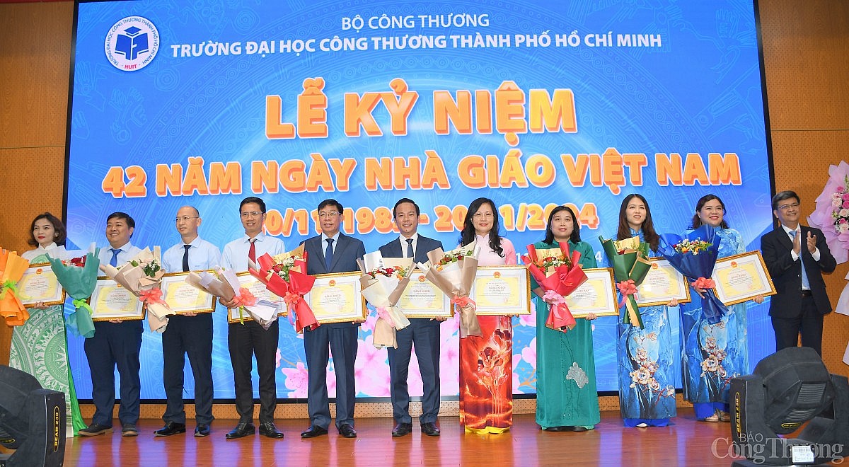 Kỷ niệm ngày Nhà giáo Việt Nam: Nhiều tập thể cá nhân Đại học Công Thương được Bộ Công Thương khen thưởng