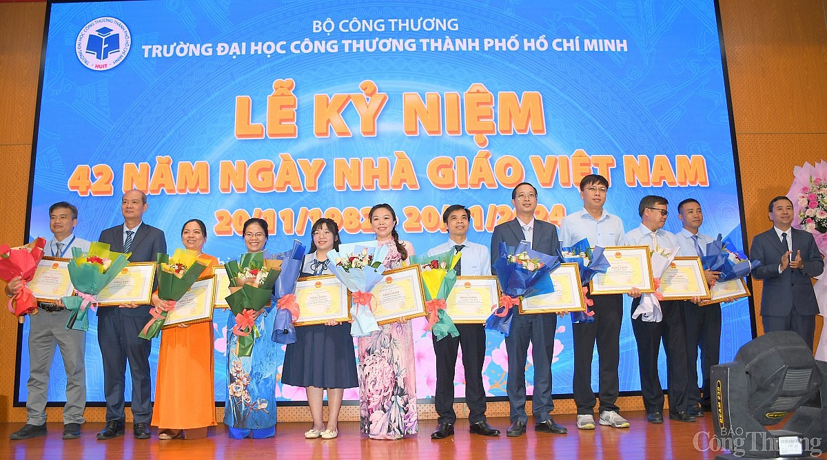 Kỷ niệm ngày Nhà giáo Việt Nam: Nhiều tập thể cá nhân Đại học Công Thương được Bộ Công Thương khen thưởng
