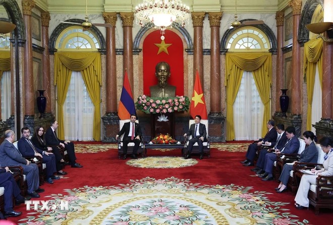 Chủ tịch nước Lương Cường tiếp Chủ tịch Quốc hội Cộng hòa Armenia Alen Simonyan. (Ảnh: Lâm Khánh/TTXVN) Chủ tịch nước Lương Cường tiếp Chủ tịch Quốc hội Cộng hòa Armenia Alen Simonyan. (Ảnh: Lâm Khánh/TTXVN)