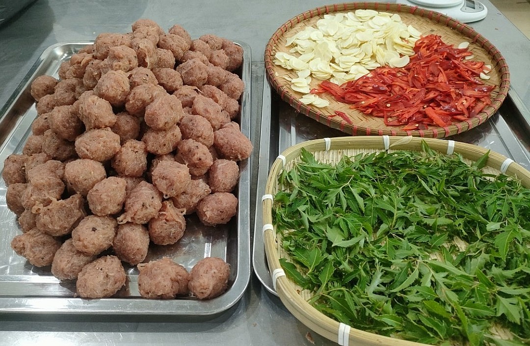 Nem chua - đặc sản của người dân xứ Thanh Nem chua - đặc sản của người dân xứ Thanh