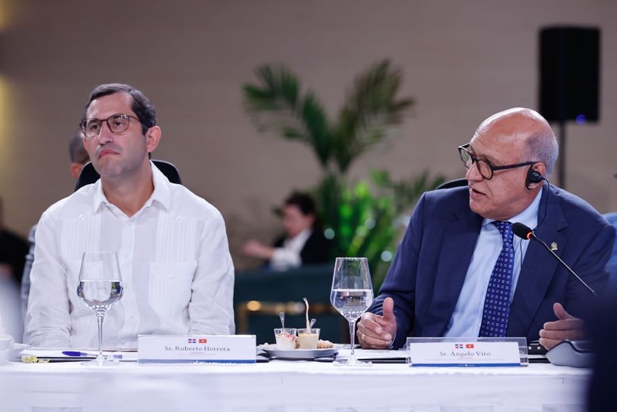 Thủ tướng đề nghị triển khai ngay các dự án thương mại, đầu tư Việt Nam-Dominica Thủ tướng đề nghị triển khai ngay các dự án thương mại, đầu tư Việt Nam-Dominica