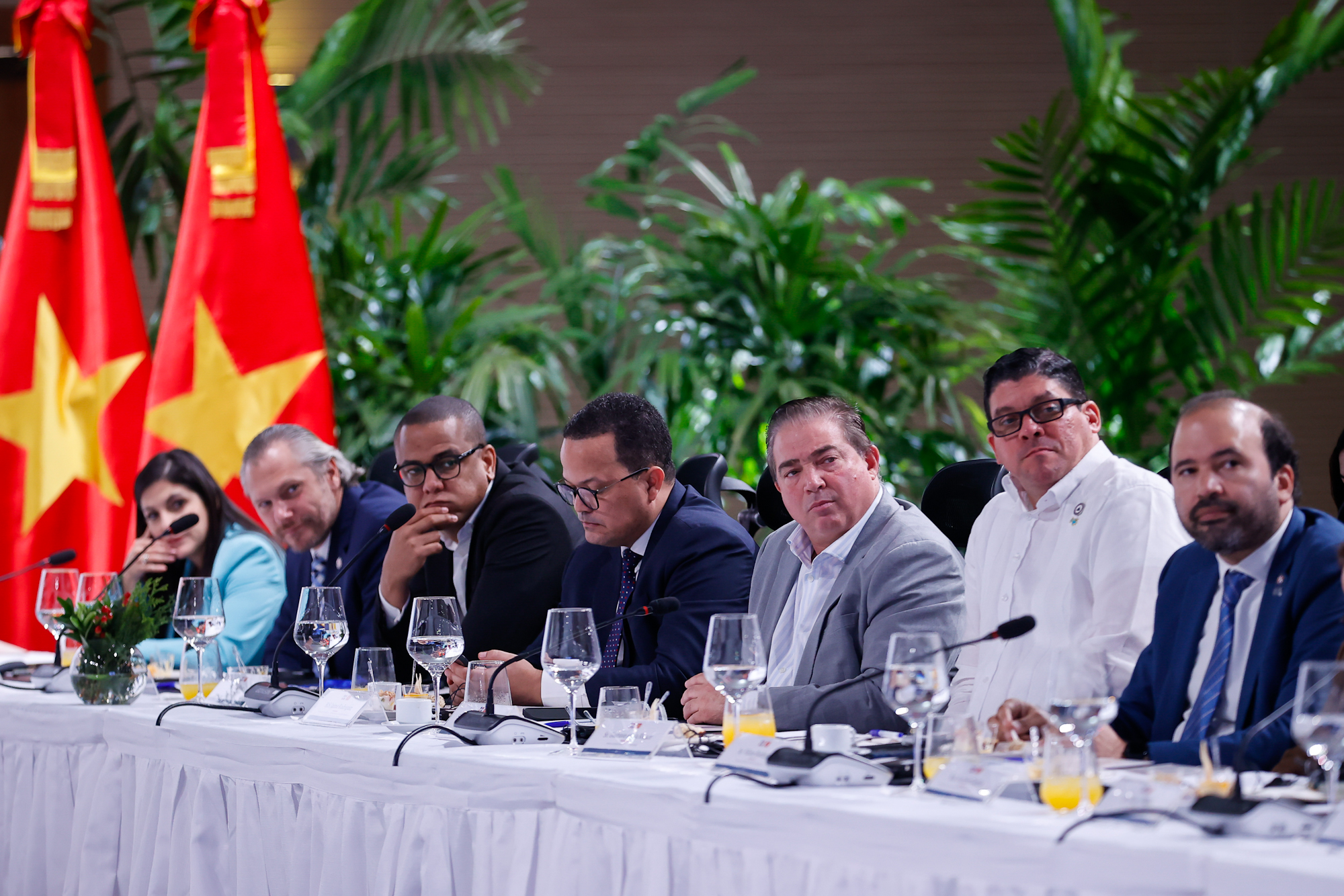 Thủ tướng đề nghị triển khai ngay các dự án thương mại, đầu tư Việt Nam-Dominica Thủ tướng đề nghị triển khai ngay các dự án thương mại, đầu tư Việt Nam-Dominica