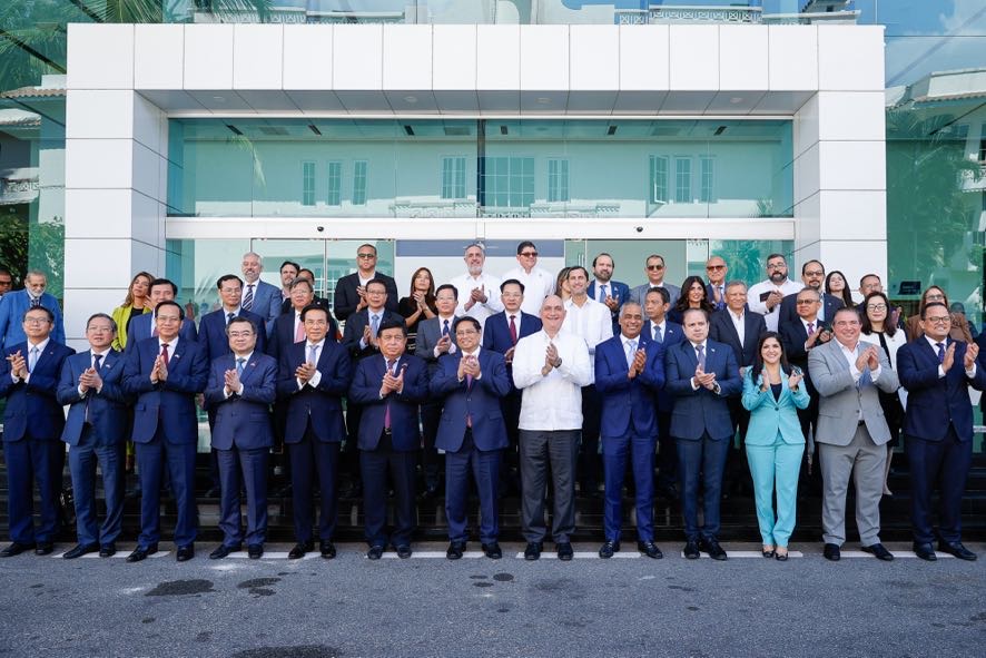 Thủ tướng đề nghị triển khai ngay các dự án thương mại, đầu tư Việt Nam-Dominica Thủ tướng đề nghị triển khai ngay các dự án thương mại, đầu tư Việt Nam-Dominica