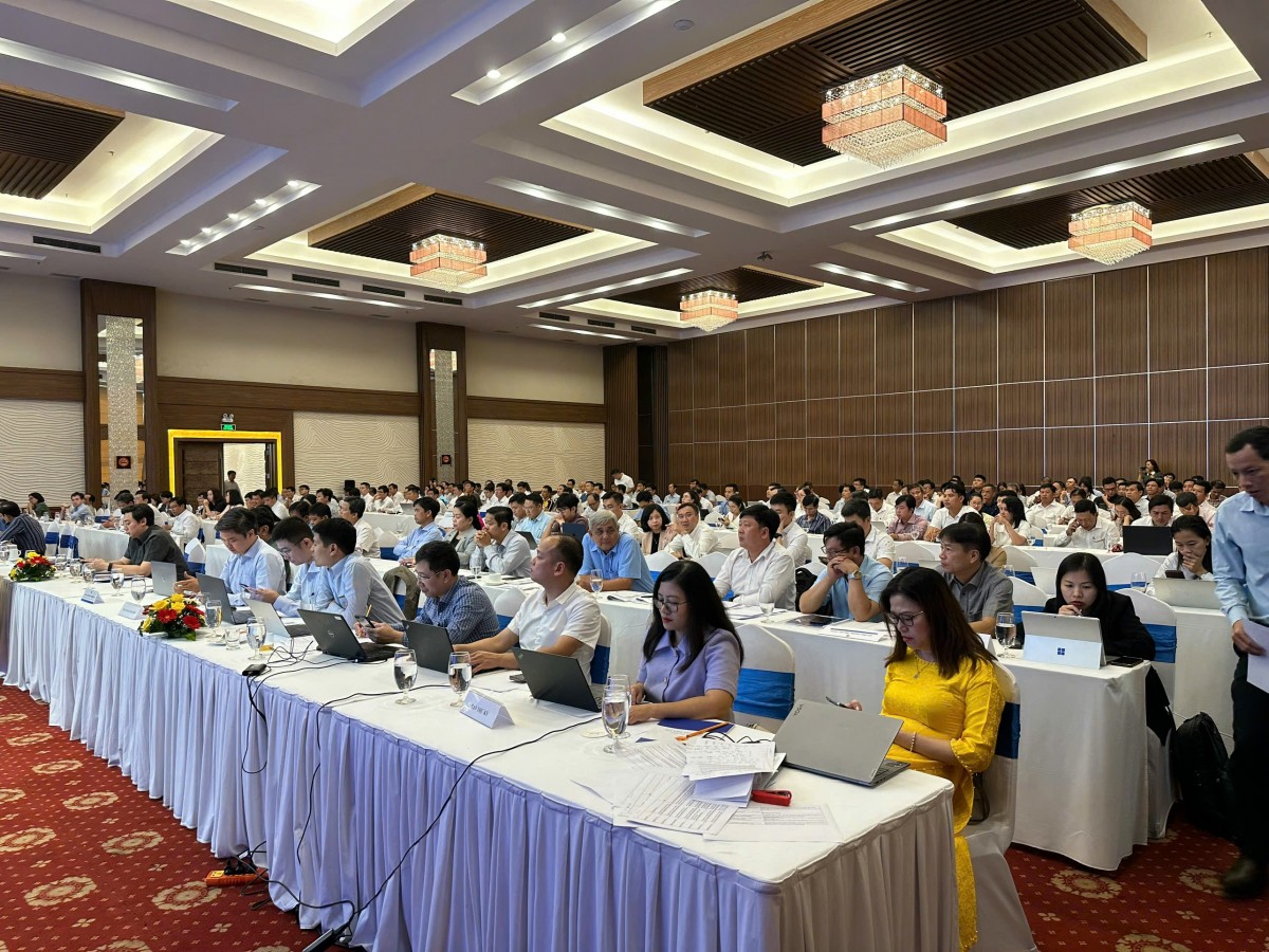 Quang cảnh hội nghị Quang cảnh hội nghị