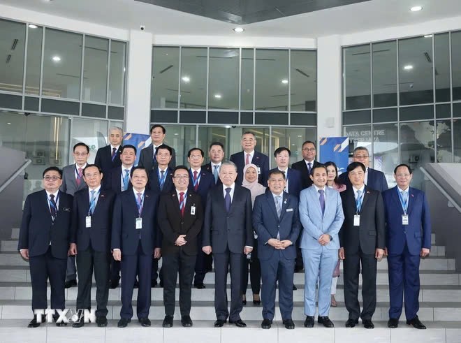 Tổng Bí thư Tô Lâm thăm và phát biểu tại Trường Đại học Quốc gia Malaya Tổng Bí thư Tô Lâm thăm và phát biểu tại Trường Đại học Quốc gia Malaya