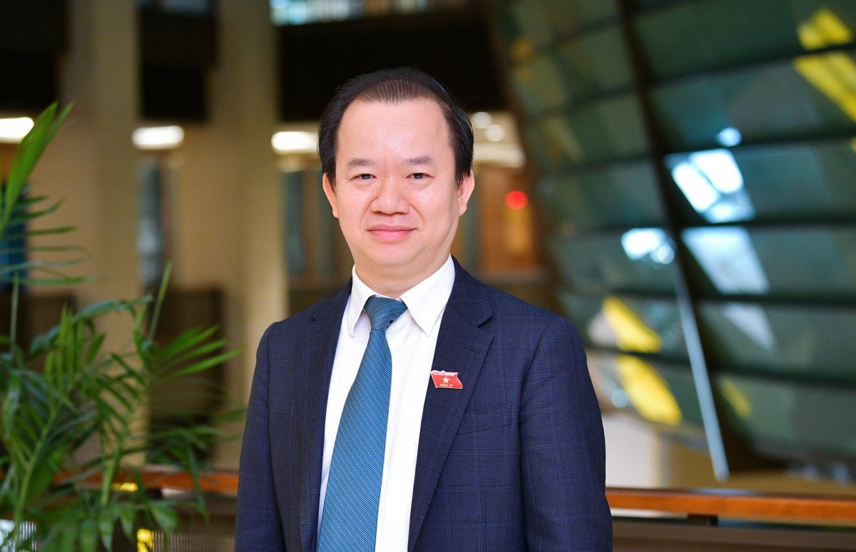 PGS.TS Bùi Hoài Sơn - với PGS.TS Bùi Hoài Sơn – Ủy viên chuyên trách, Ủy ban Văn hóa và Xã hội của Quốc hội