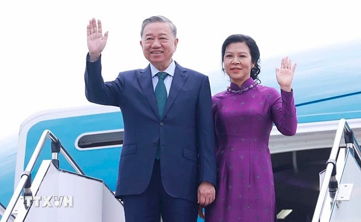 Tổng Bí thư và Phu nhân lên đường về nước, kết thúc tốt đẹp chuyến thăm Malaysia Tổng Bí thư và Phu nhân lên đường về nước, kết thúc tốt đẹp chuyến thăm Malaysia