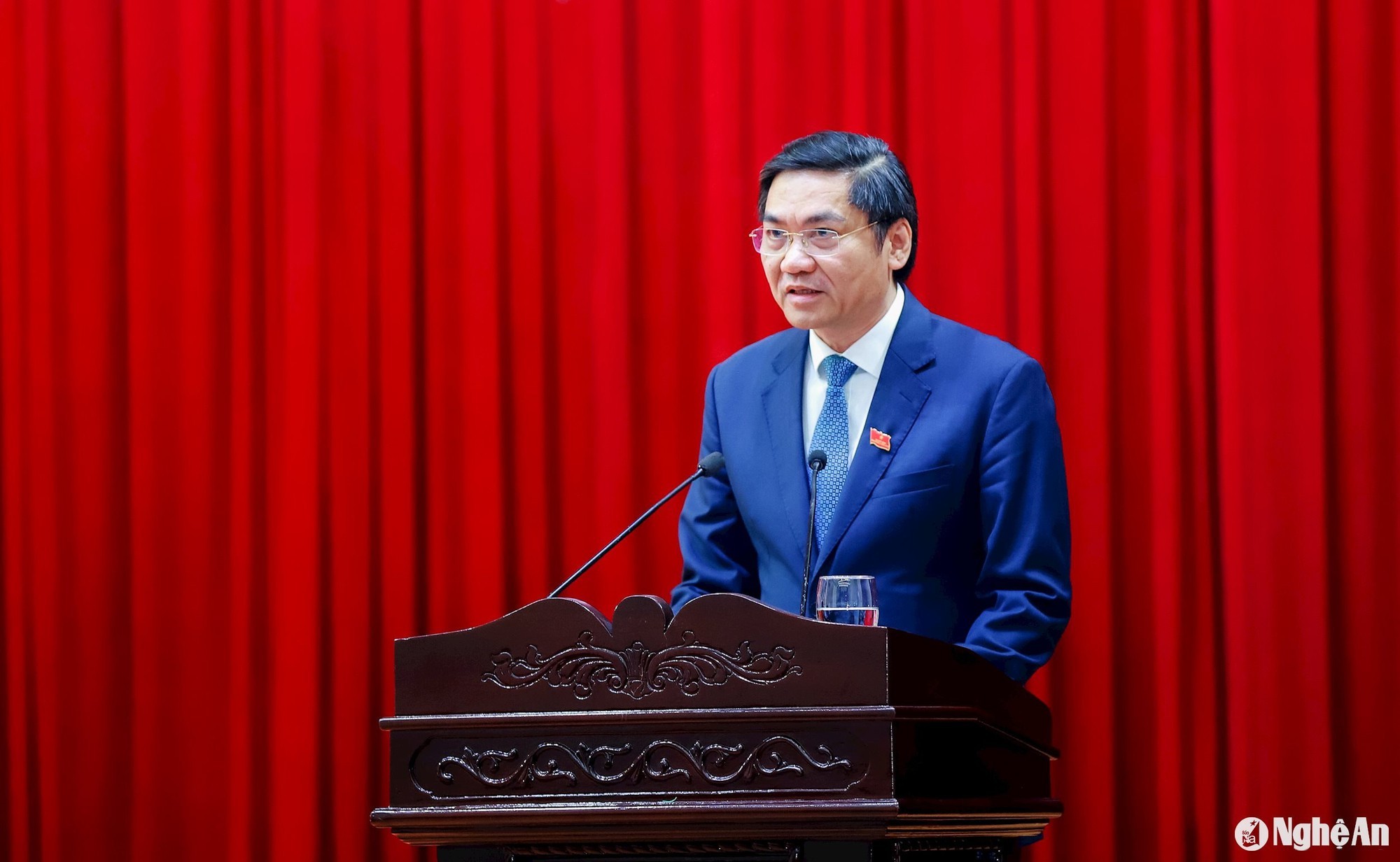 Ông Hoàng Nghĩa Hiếu giữ chức Chủ tịch Hội đồng Nhân dân tỉnh Nghệ An. Ảnh: Báo Nghệ An Ông Hoàng Nghĩa Hiếu giữ chức Chủ tịch Hội đồng Nhân dân tỉnh Nghệ An. Ảnh: Báo Nghệ An