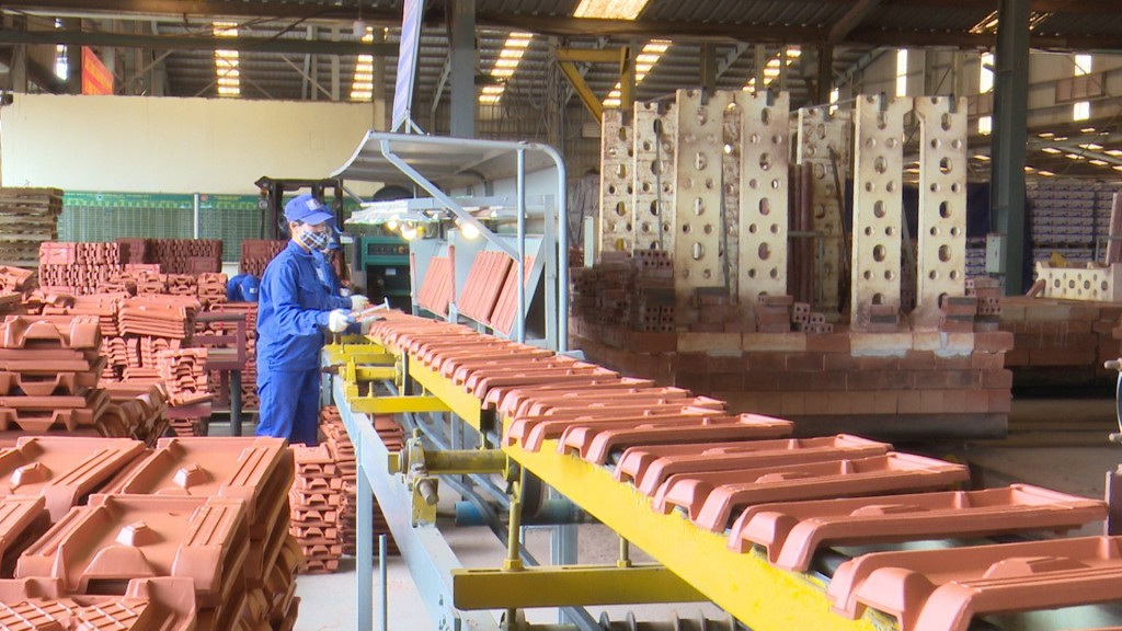 Hoạt động sản xuất tại Công ty CP Gốm Đất Việt. Hoạt động sản xuất tại Công ty CP Gốm Đất Việt.